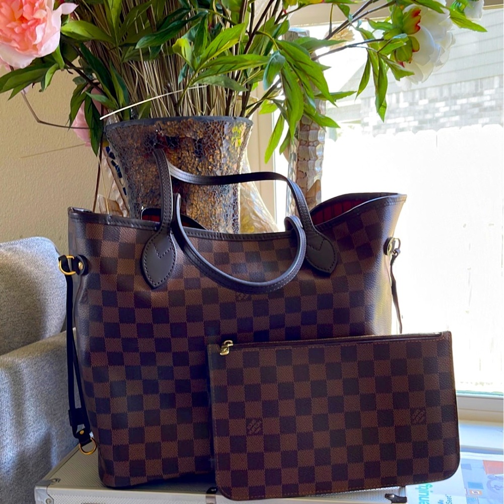 Louis Vuitton never full Mm with pouch